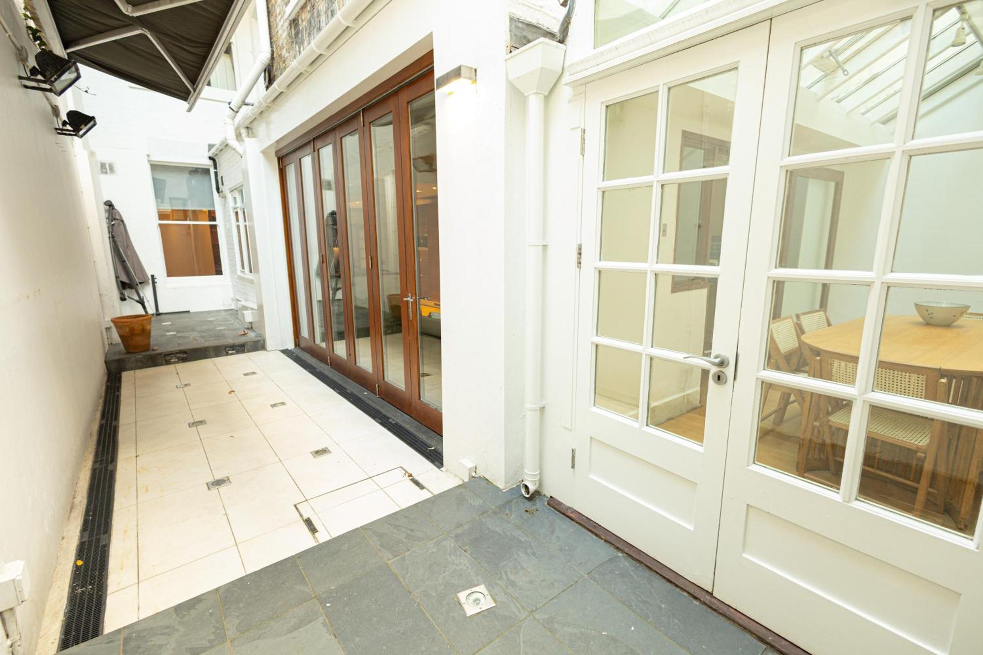2Bedroom Gem In The Heart Of Kensington London Exterior photo